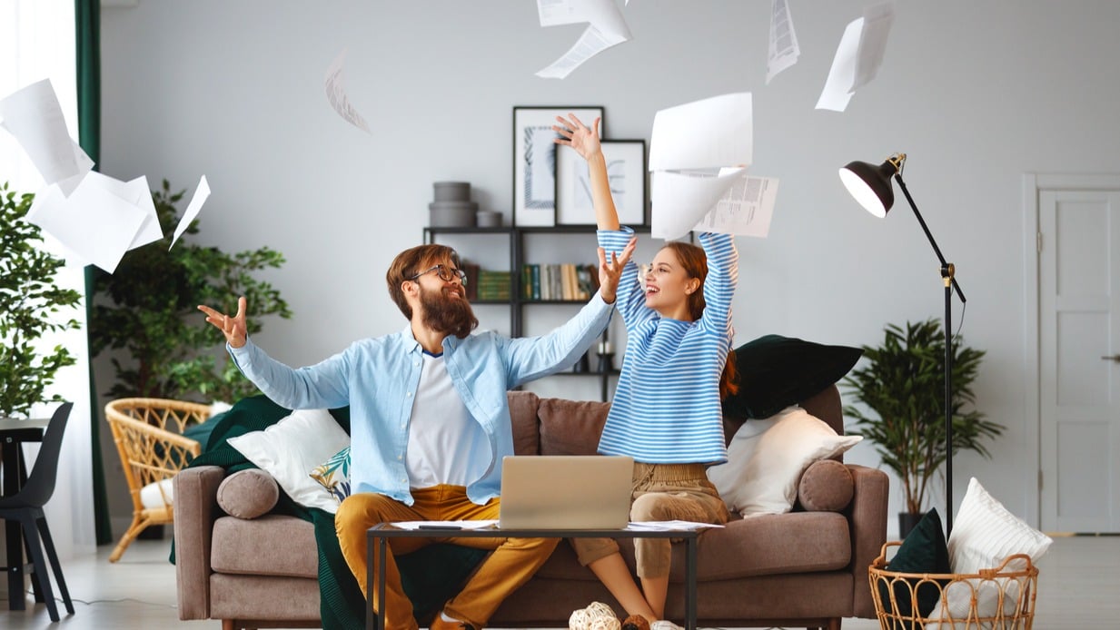 ANALIZĂ: Cât plătesc românii rată pentru a fi proprietari? Harta creditelor ipotecare în 2025